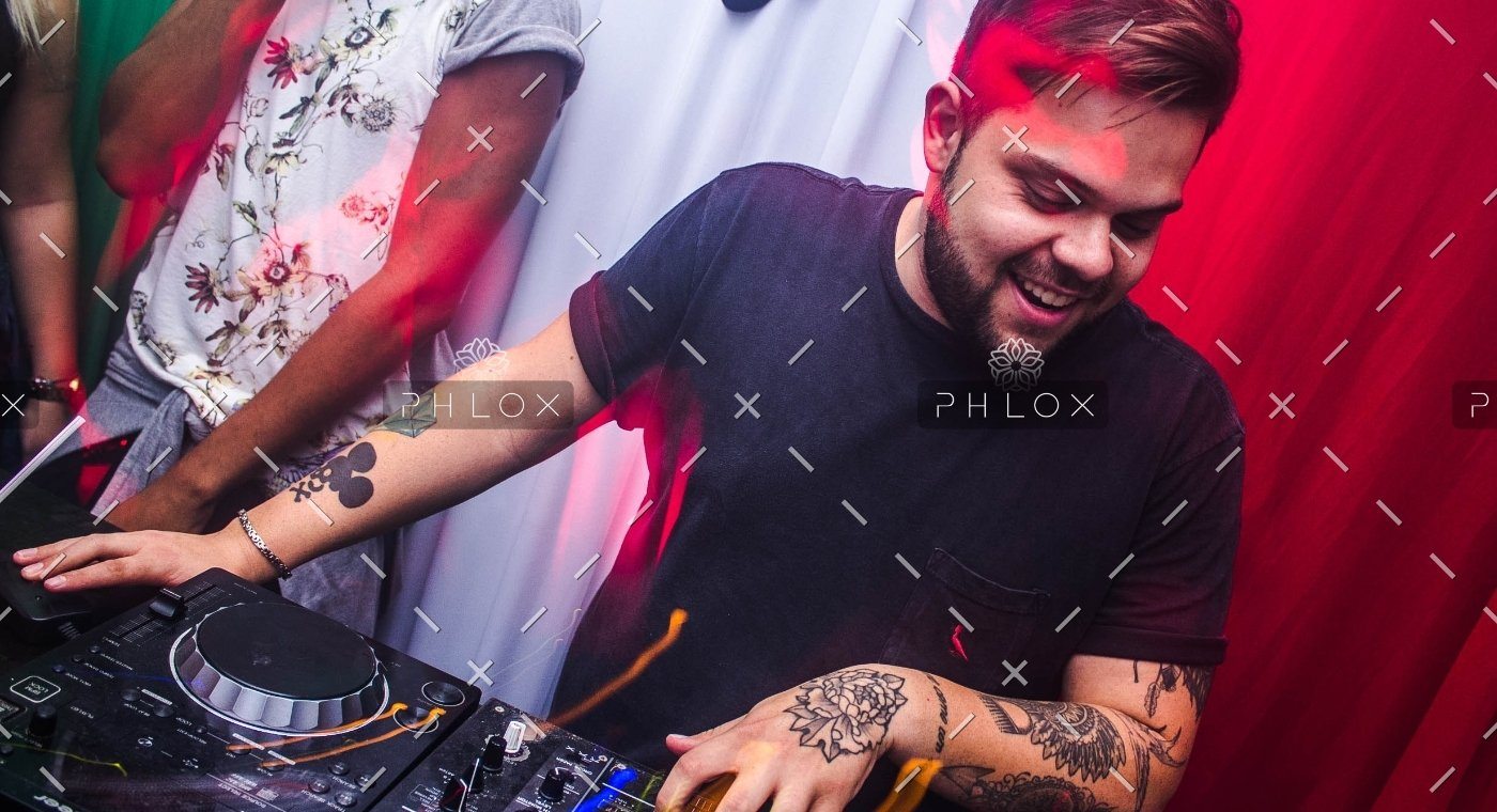 demo-attachment-27-adult-celebration-club-concert-1266760